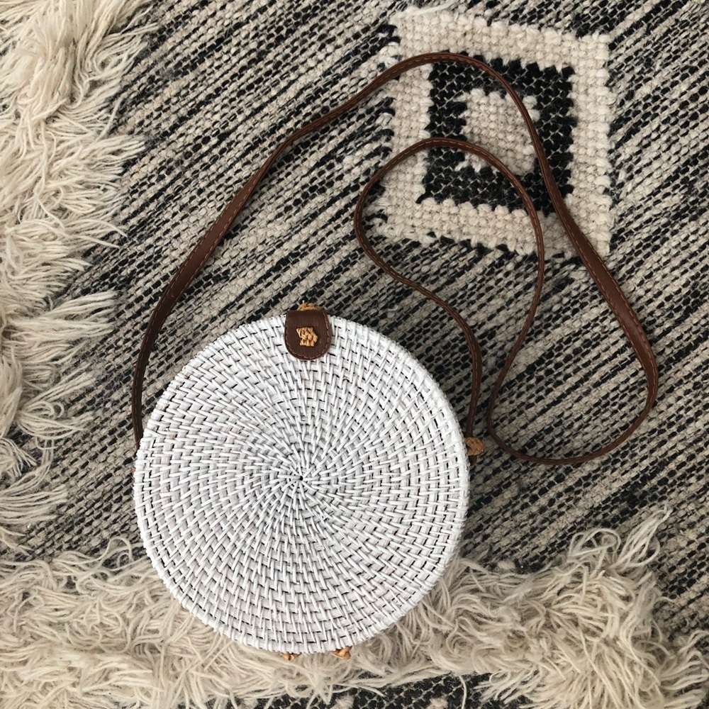 White Round Rattan Bag